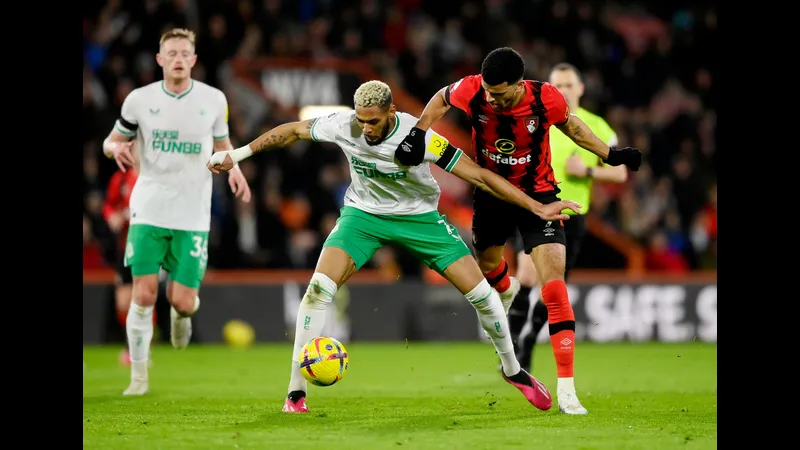 Trận đấu bóng đá giữa Newcastle và Bournemouth